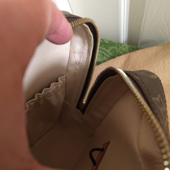 Louis Vuitton Monogram Spontini with Strap - Picture 15 of 16